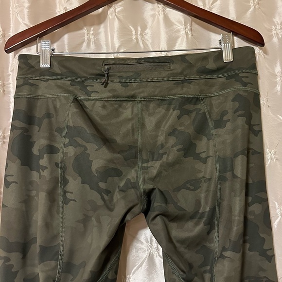 Lululemon Run Inspire Crop Leggings Luxtreme Savasana Camo Fatigue Green - Picture 6 of 14